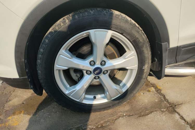 Used Ford Kuga 2017 EcoBoost 180 Two-Wheel-Drive Tiger Leap Model
