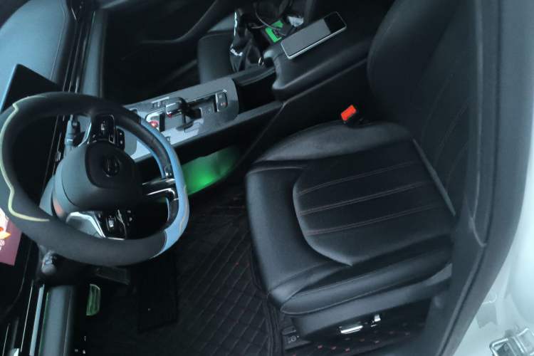 Used GAC Trumpchi EMPOW 2022 270T DCT J16 R-Style Track Edition
