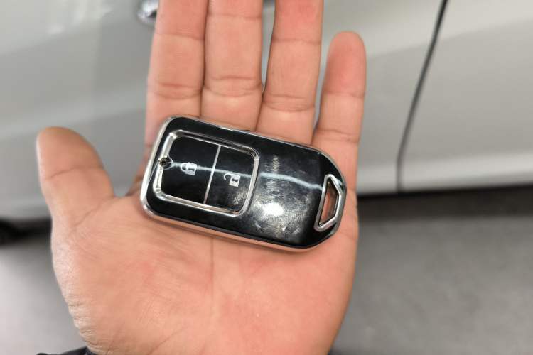 Used Honda Vezel 2017 1.8L CVT Front-Wheel Drive Pioneer Edition