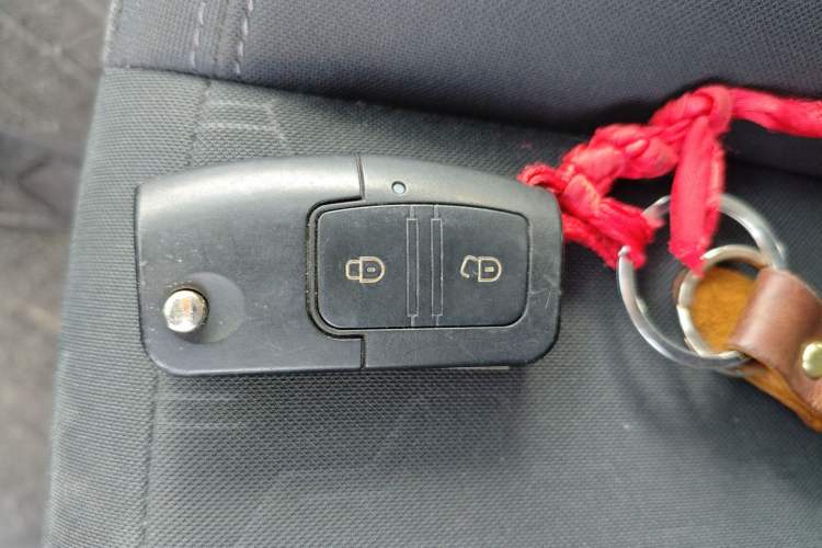 Used JMC Fushun 2023 2.0T Manual Mid-Drive Mid-Roof Commercial Multi-Purpose 7-Seater Passenger Vehicle