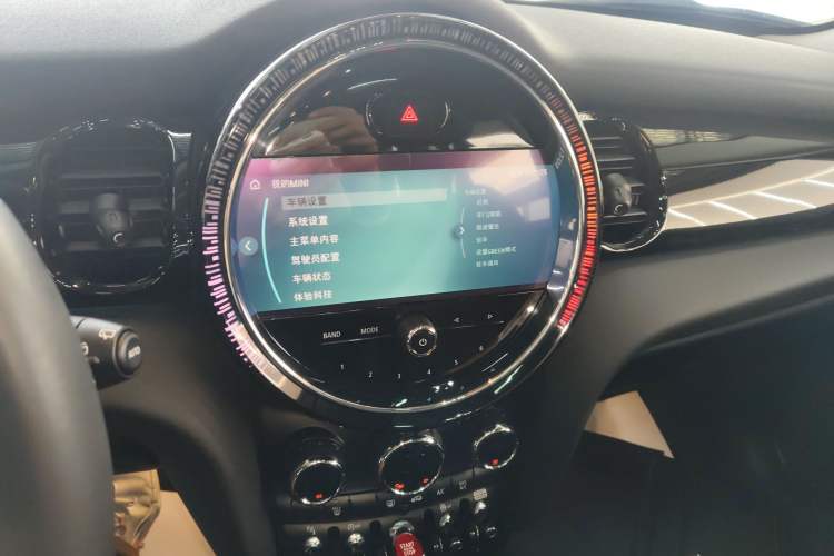 Used  MINI 2022 Updated 1.5T COOPER Classic Edition Five-Door Version
