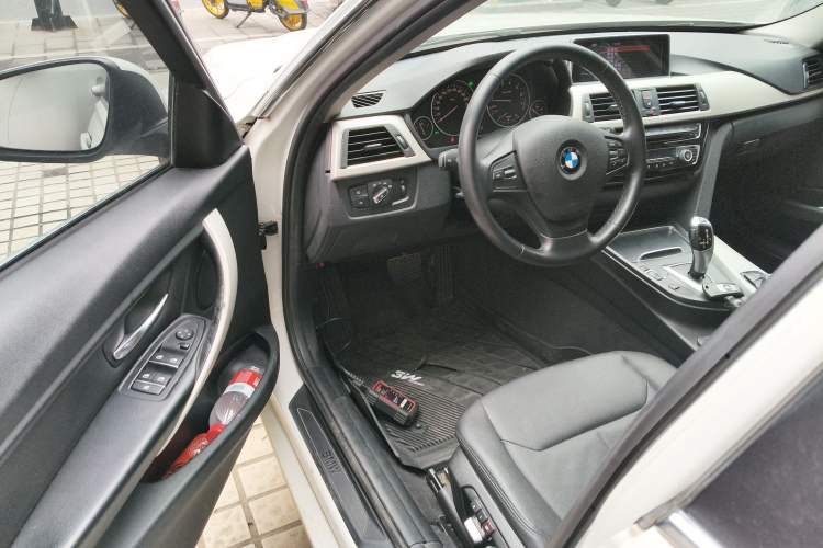 Used BMW 3 Series 2016 320Li Ambition Model
