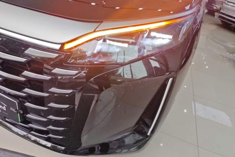 Used BYD Xia 2025 DM-i 1.5T 180km Excellence Model
