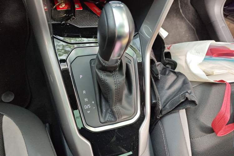 Used Volkswagen T-ROC 2020 230TSI DSG Two-Wheel Drive Advanced Version
