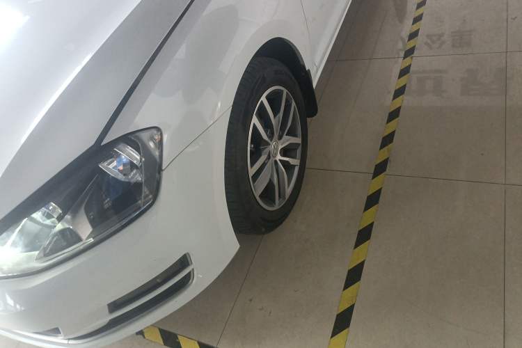 Used Volkswagen Golf 2016 230TSI Automatic Luxury Version
