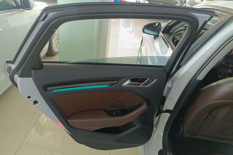 Used Audi A3 2014 Limousine 35 TFSI Automatic Comfort Model
