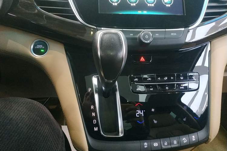 Used Buick GL8 2017 ES 28T Luxury Model China V Standard
