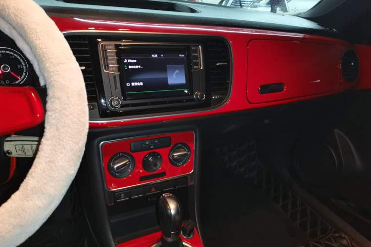 Used Volkswagen Beetle 2015 180TSI model
