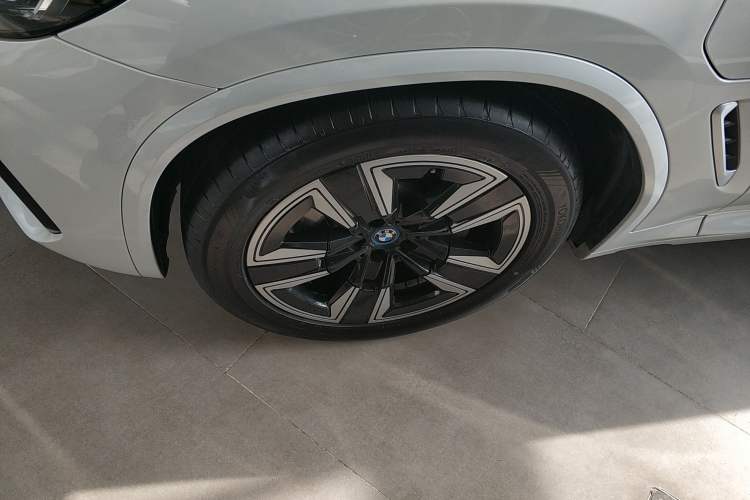 Used BMW iX3 2023 Leading Model