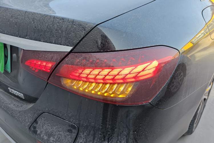 Used Mercedes-Benz E-Class New Energy 2022 Restyled E 350 e L Plug-in Hybrid Sports Sedan
