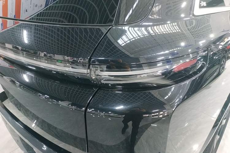 Used Li Auto L8 2023 Pro Model
