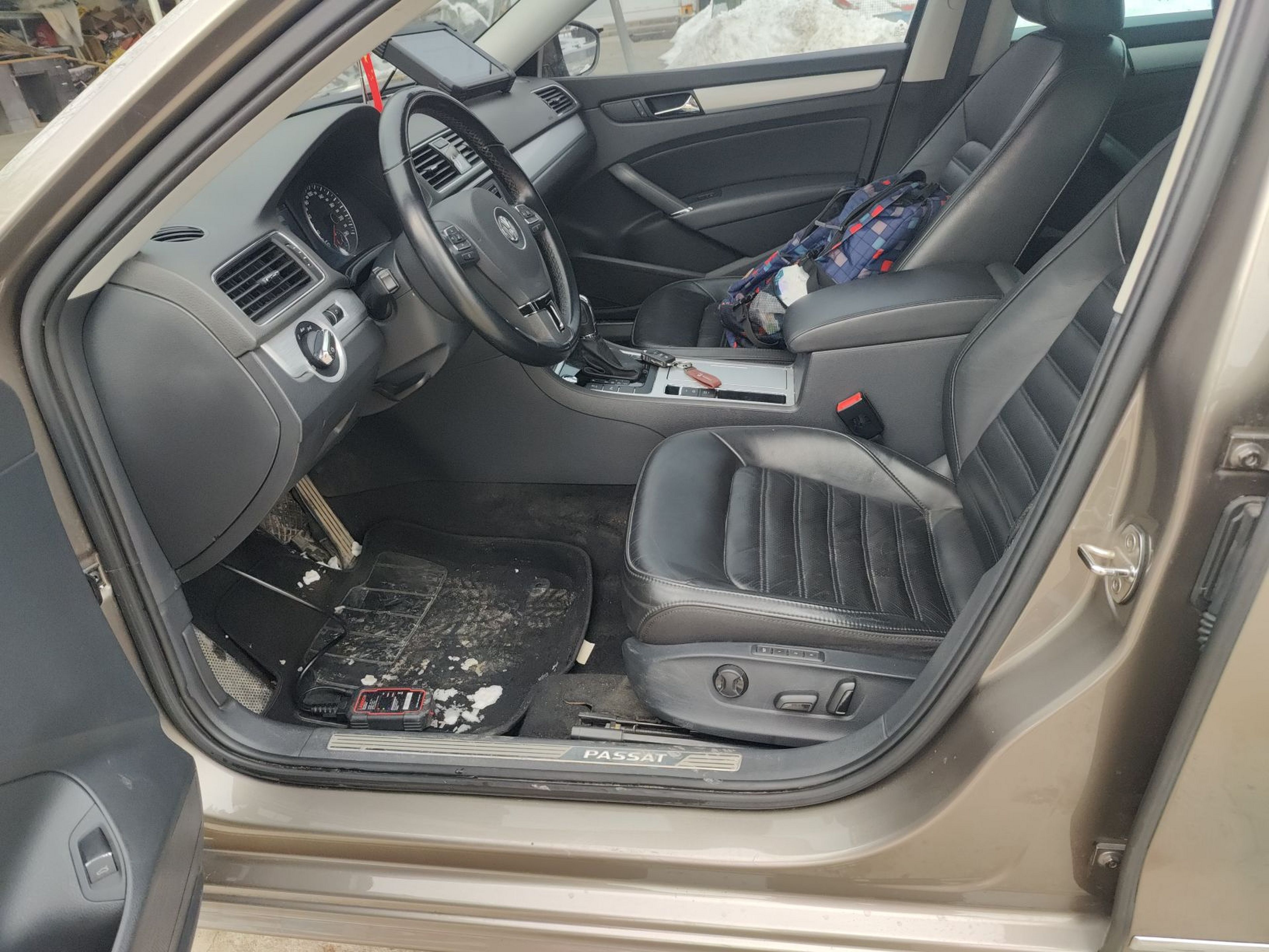 Переднее сиденье в автомобиле