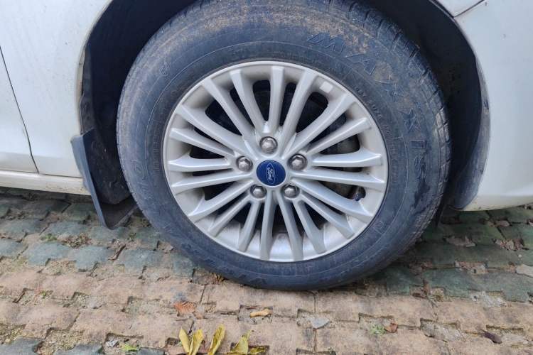 Used Ford Escort 2015 1.5L Manual Comfort Model
