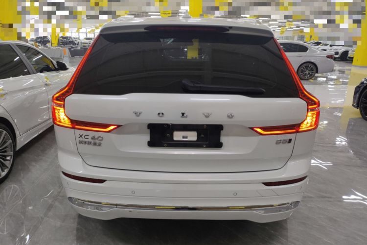 Used Volvo XC60 2022 B5 4x4 Zhiyi Luxury Edition
