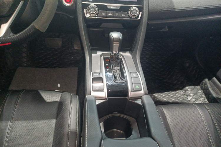 Used Honda Civic 2016 220TURBO CVT Prestige Edition
