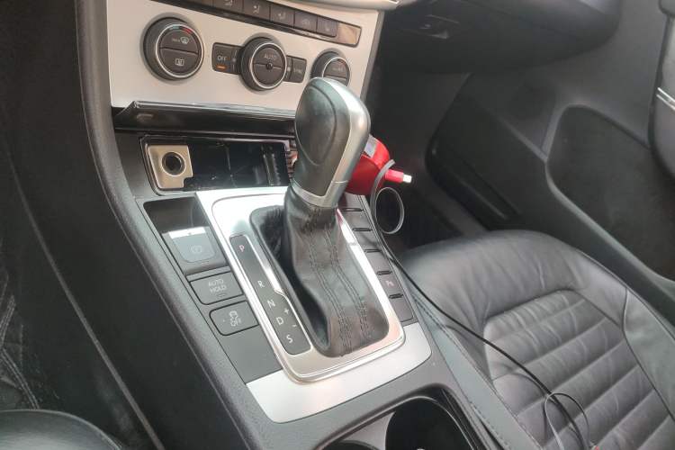 Used Volkswagen Magotan 2013 1.8TSI Luxury Model
