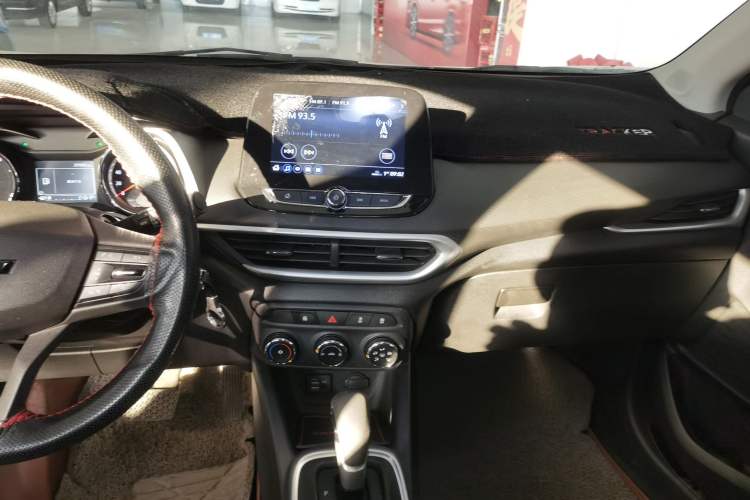 Used Chevrolet Trax 2019 325T Automatic Sport Edition China VI Standard
