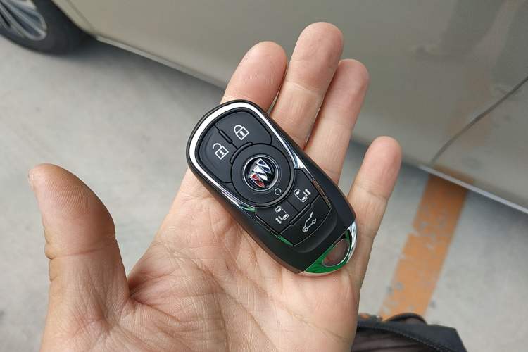 Used Buick GL8 2021 ES Landtrek 653T Luxury Model
