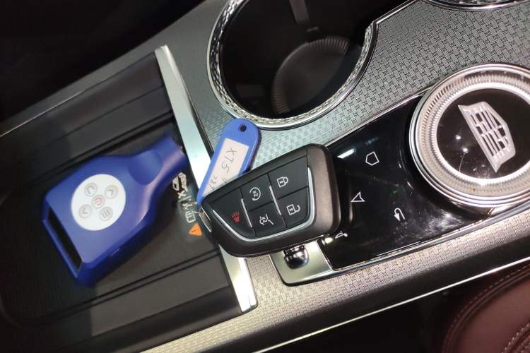 Used Cadillac XT5 2025 2.0T Platinum Edition
