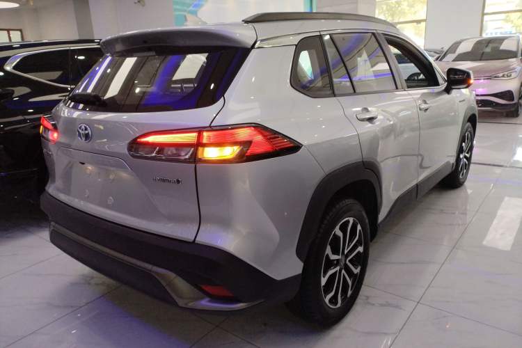 Used Toyota FRONTLANDER 2023 2.0L Smart Electric Hybrid Dual-Engine Deluxe Version
