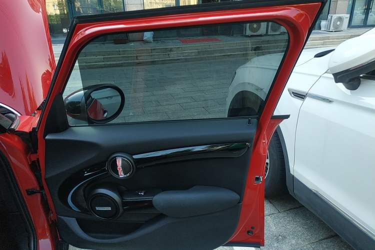 Used  MINI 2022 1.5T COOPER Classic Edition Five-Door Version
