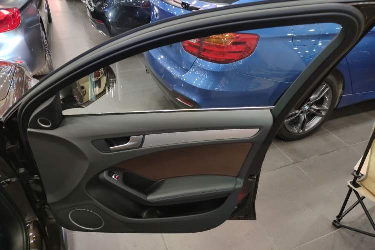 Used Audi A4 2014 40 TFSI allroad quattro plus version
