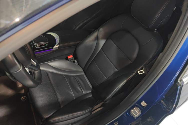 Used Mercedes-Benz GLC 2020 GLC 260 L 4MATIC Dynamic Model
