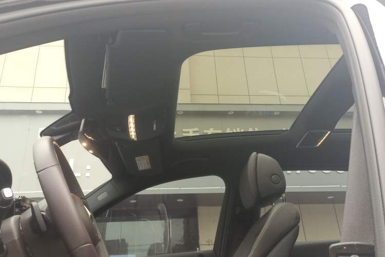 Used Mercedes-Benz GLC 2022 Second Facelift GLC 260 L 4MATIC Luxury Edition
