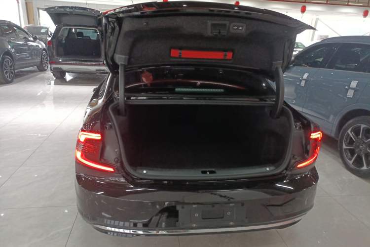 Used Volvo S90 2022 B5 Zhiyi Luxury Edition
