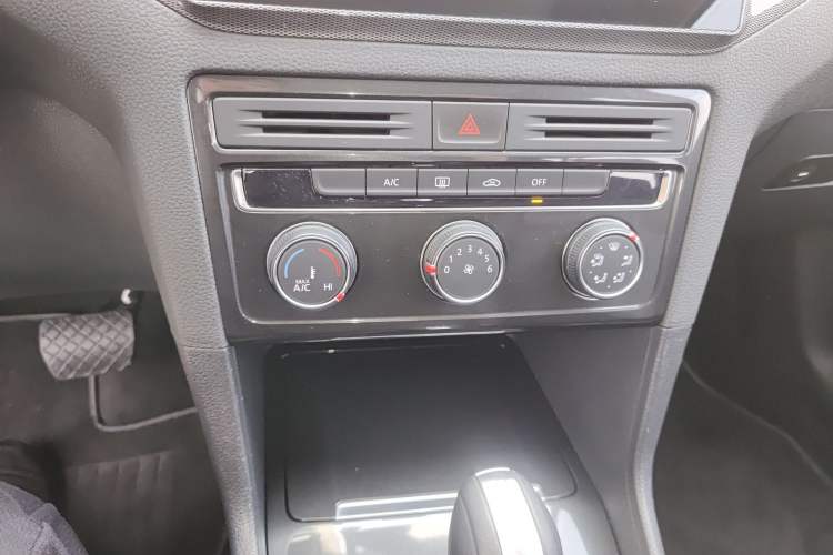 Used Volkswagen Golf Sportsvan 2018 230TSI Automatic Trend Edition
