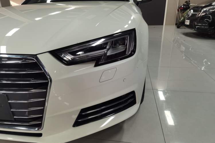 Used Audi A4L 2018 30th Anniversary Edition 40 TFSI Trendy Model
