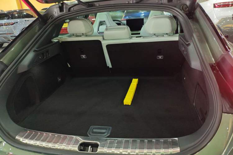 Used Zeekr 001 2025 WE Edition 100 kWh Rear-Wheel Drive