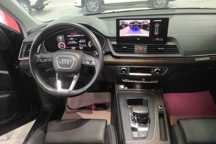 Used Audi Q5L 2021 40 TFSI Fashionable and Elegant Model