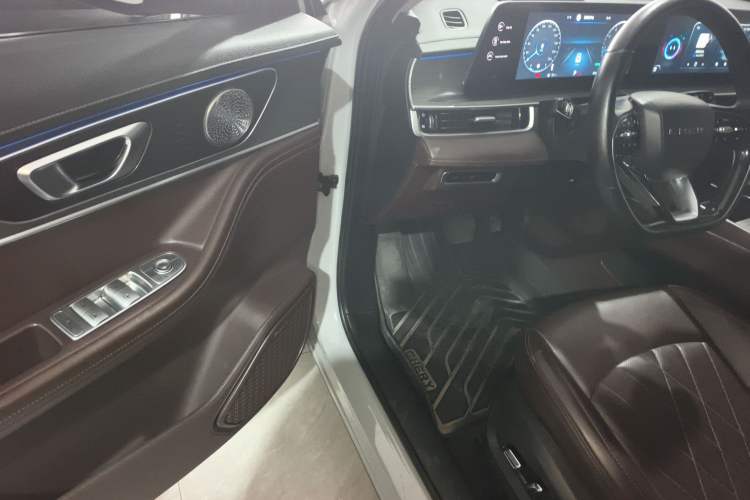 Used Chery Tiggo 8 PRO 2022 390T Two-Wheel Drive Vast Edition 5 Seats