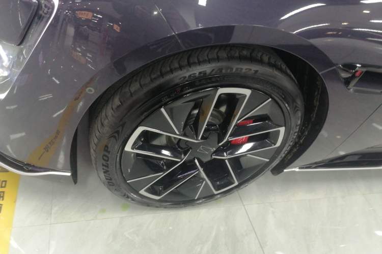 Used  12 2024 650 Three-Laser Four-Wheel Drive Performance Edition
