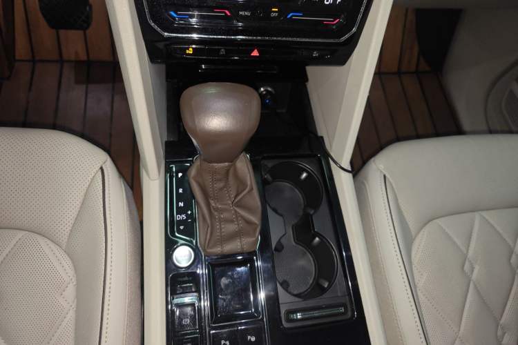 Used Volkswagen Viloran 2020 380TSI Prestige Edition