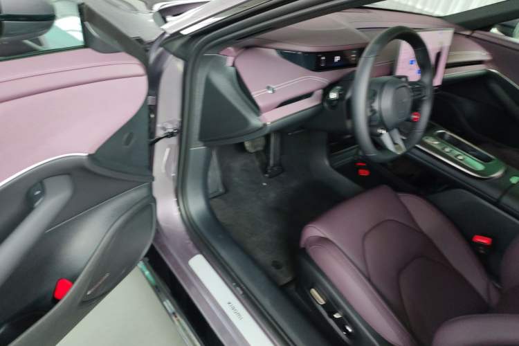 Used  SU7 2024 Rear-Drive Long-Range Intelligent Driving Version
