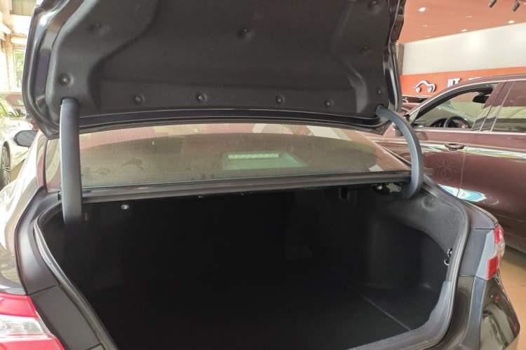 Used Toyota Camry 2021 2.0S FENGSHANG Edition
