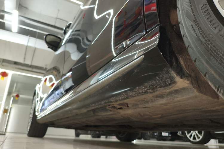 Used Mercedes-Benz E-Class 2019 Restyled E 300 L Sporty and Stylish Edition
