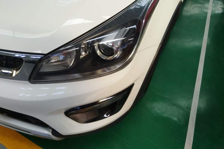 Used Kia KX Cross 2018 1.6L Automatic Dynamic Sunroof Version
