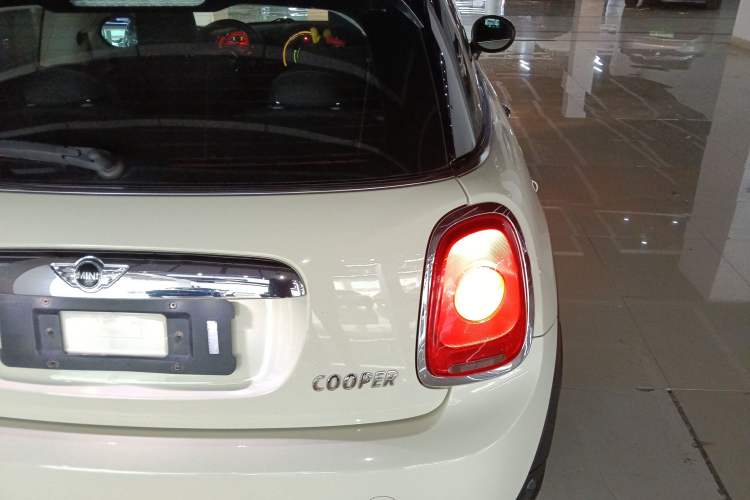 Used  MINI 2016 1.5T COOPER
