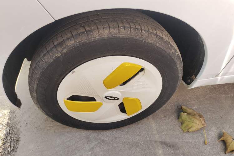 Used Chery QQ Ice Cream 2022 170km Sundae Phosphate Lithium-Ion
