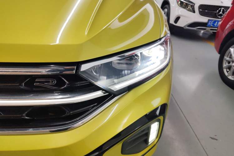 Used Volkswagen T-ROC 2023 300TSI DSG Two-Wheel Drive Starlight Edition
