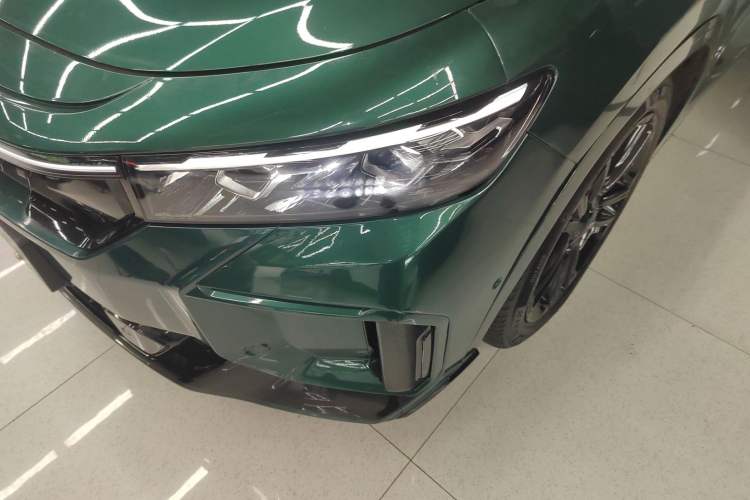 Used VOYAH FREE 2025 318 259 km All-Wheel-Drive Exploration Edition
