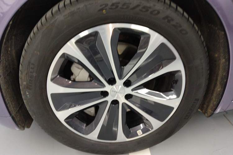 Used Hima Luxeed R7 2025 Range-Extended Version 251 km Max
