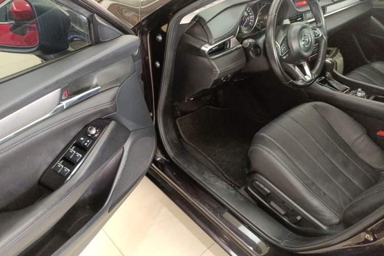 Used Mazda Atenza 2020 2.0L Blue Sky Luxury Edition
