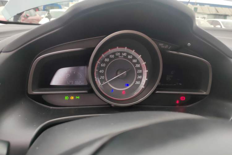 Used Mazda Mazda 3 Axela 2016 Sedan 1.5L Automatic Comfort Model
