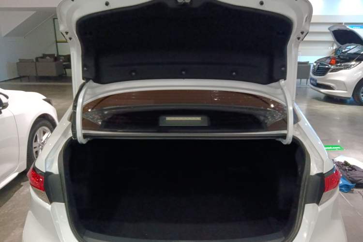 Used Toyota Levin 2019 185T CVT Luxury Edition China VI Standard
