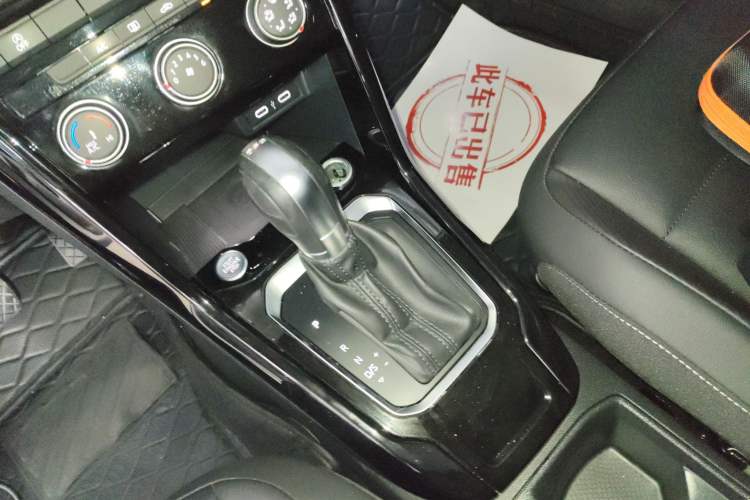 Used Volkswagen T-ROC 2021 280TSI DSG Two-Wheel Drive Comfort Connect Edition
