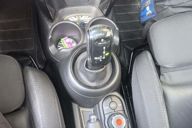 Used  MINI 2018 1.5T COOPER Classic Edition Five-Door Version
